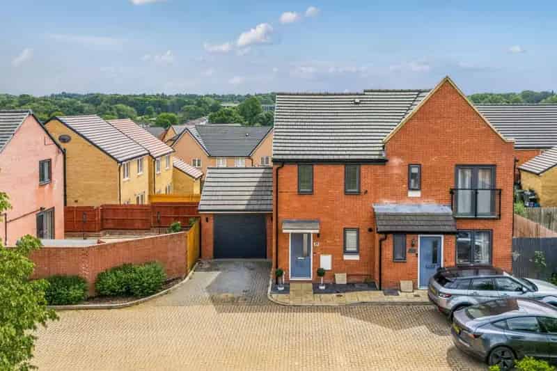 2 Bedroom Semi-Detached House for Sale in Sherbourne Fields