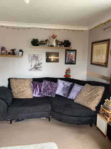 Wheelchair Accessible Bungalow with Driveway and Garden
