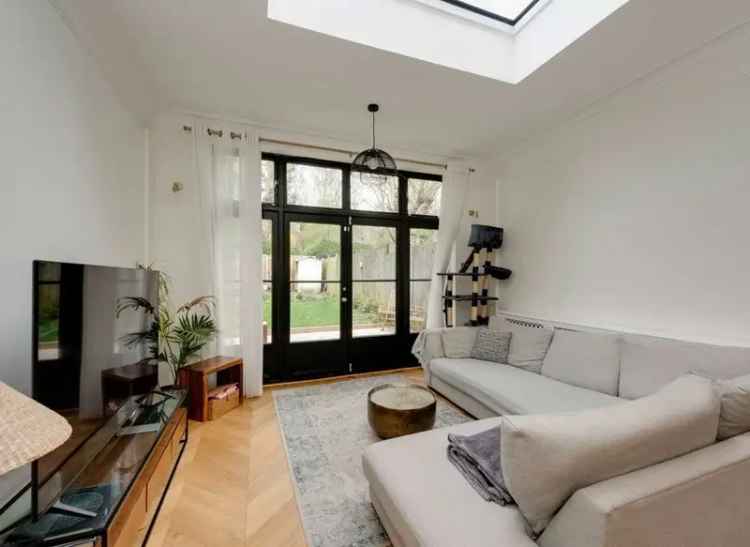 Stunning 3-Bedroom House Finchley Road Near Hampstead Heath