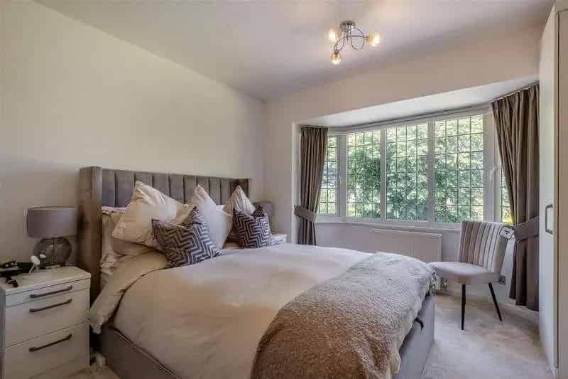 5 Bed House for Sale Family Home Classic Charm Contemporary Comfort