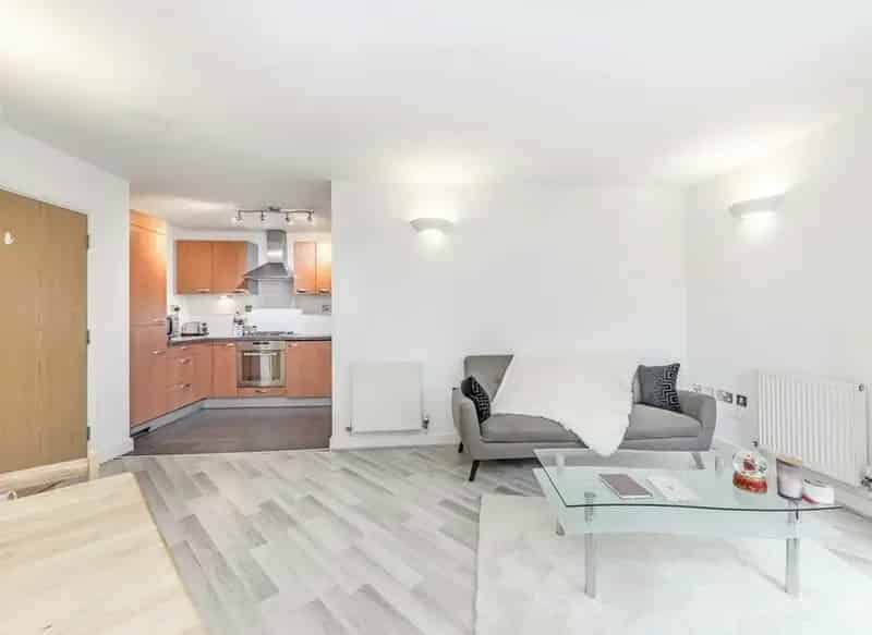 Spacious One Bedroom Apartment Near London Fields