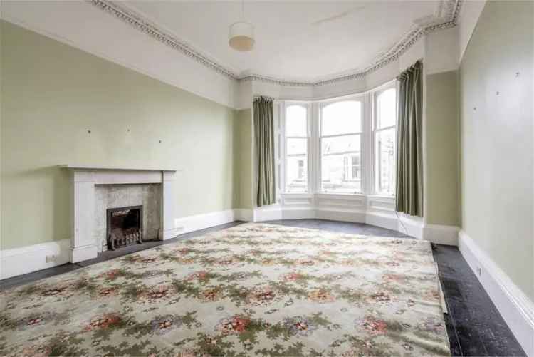 5 Bed Flat - Double Upper with 1 Reception Room