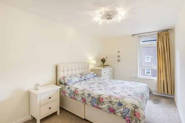 Spacious 2-Bedroom House Near Kennington Tube Station