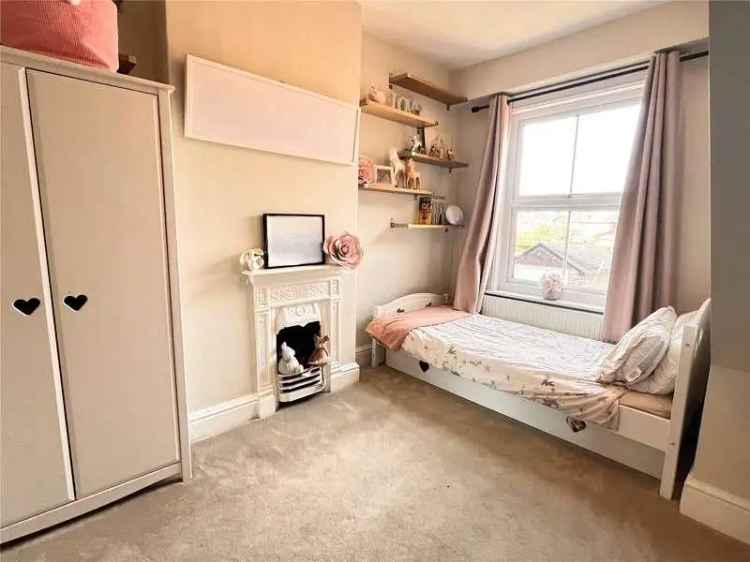 4 Bed House for Sale Full Fibre Broadband Off Street Parking