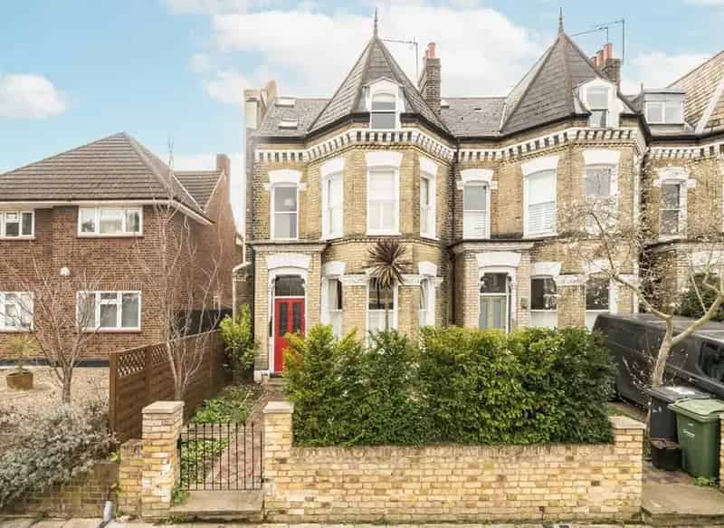 Four Bedroom Family Home Near Clapham High Street