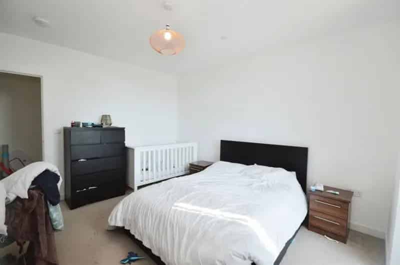 Flat For Sale , Station Approach, London, England