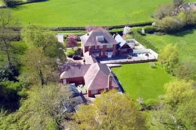 6 Bedroom Detached House Fillongley Coventry