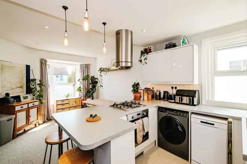 3-Bedroom First Floor Flat  Spacious Versatile Home Ample Storage