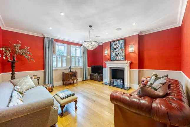 Luxury 5-Bedroom Townhouse for Sale in Clapham Old Town