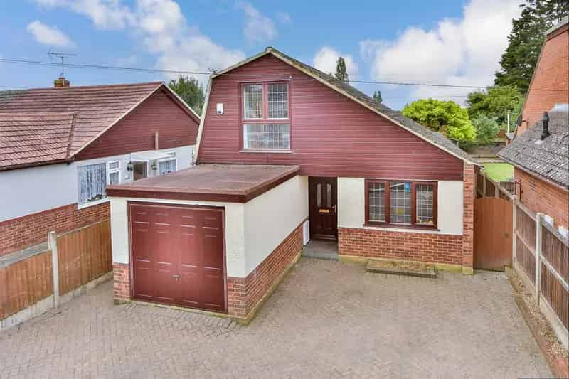 3 bedroom chalet for sale
