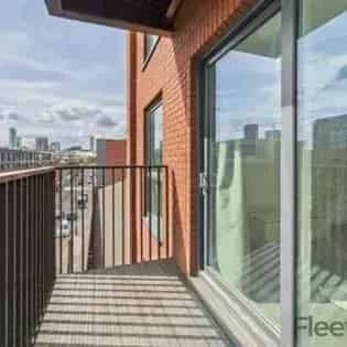 213m² 2-Bedroom Modern Flat in Birmingham Digbeth