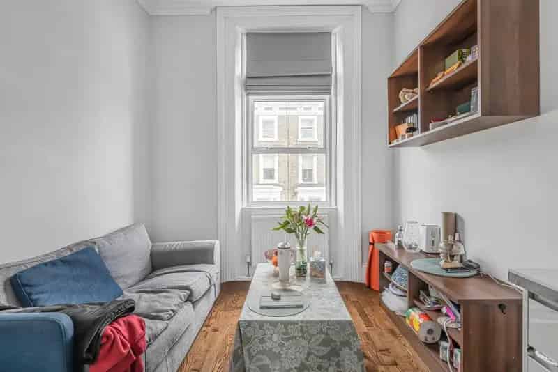 2 Bed 1 Bath Flat with Terrace Finborough Road