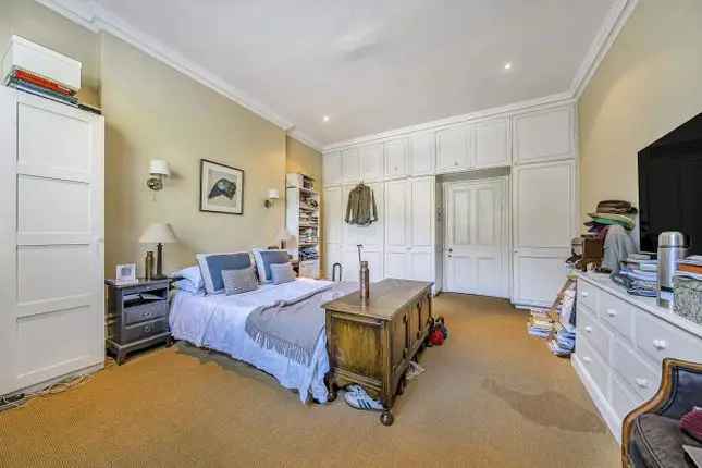 Flat for sale in Royal Crescent, London W11