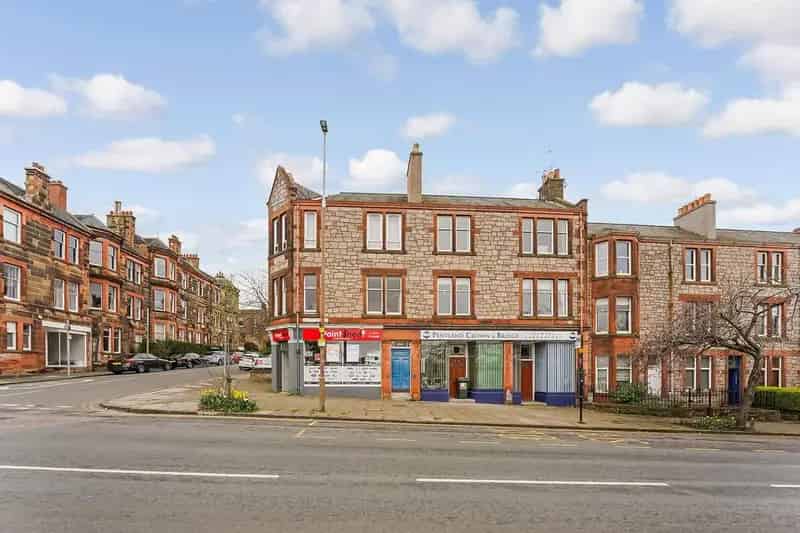 2 bedroom flat for sale