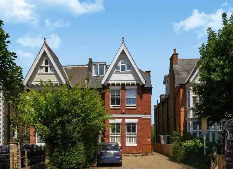 2 Bed 2 Bath Period Conversion Grove Park - Share of Freehold