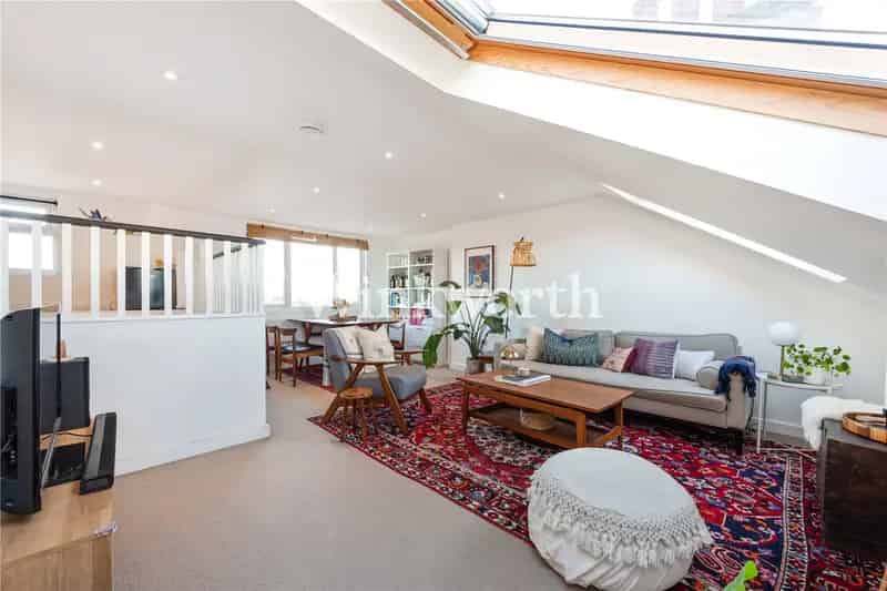 3 bedroom flat/apartment in London
