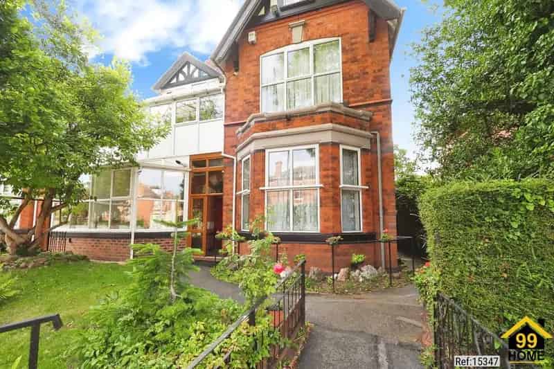 7 Bedroom Semi Detached House for Sale