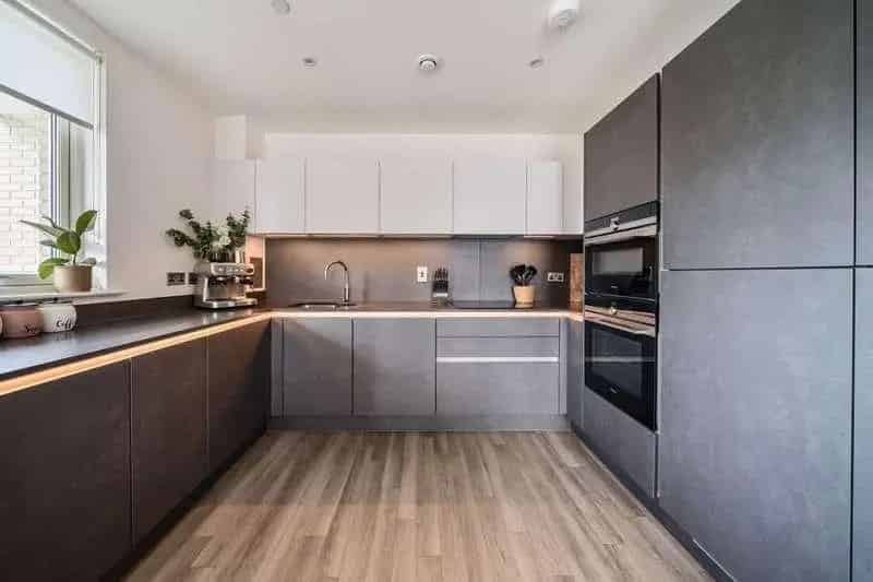 2 bed flat for sale