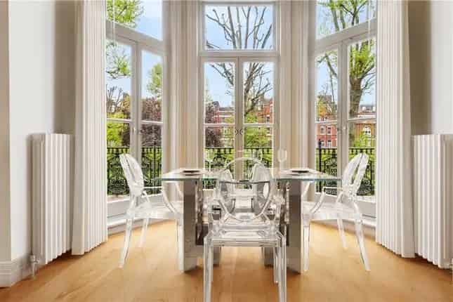 Earls Court Flat for Sale: Dramatic Drawing Room, Two Beds, Two Baths
