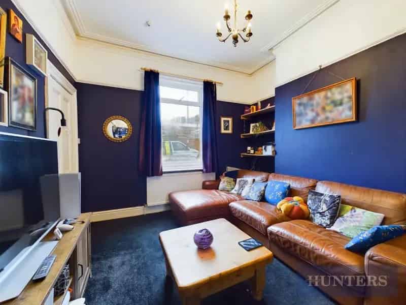 3 Bedroom House For Sale in Scarborough 889 SQ FT