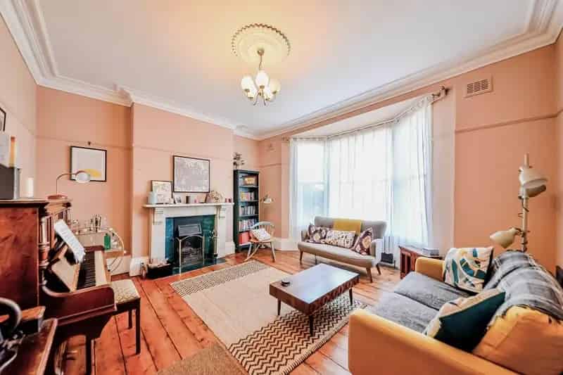 4 Bedroom Semi-Detached Victorian Townhouse for Sale
