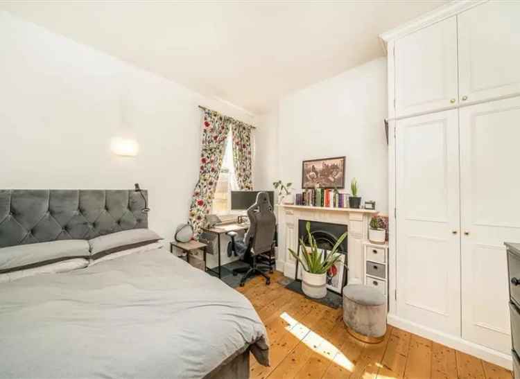 Ground Floor Period Conversion with Private Garden - Abbeville Village