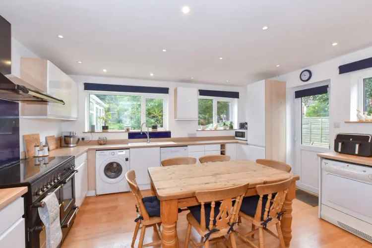 4 Bedroom Detached House Hythe Brockhill Road