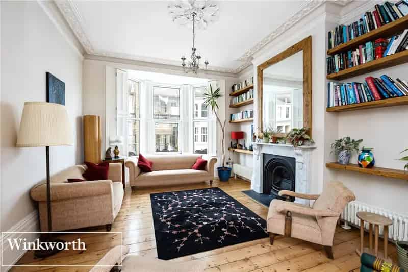 5 Bedroom House in Brighton - Elegant Family Home