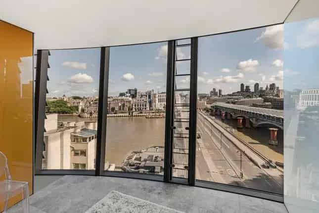Luxury 2-Bed Apartment in One Blackfriars London