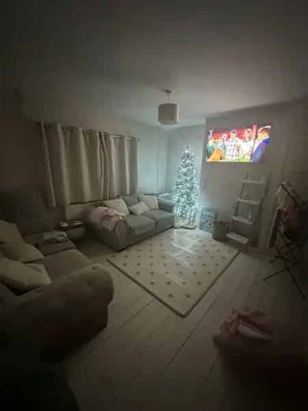 2 Bedroom Bungalow Laxfield Private Drive Garden Newly Fitted Kitchen