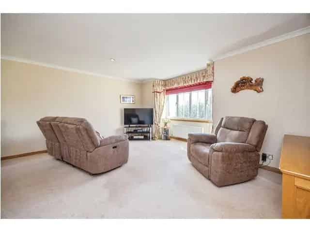 4 Bedroom Detached Bungalow for Sale in Muirside Tullibody