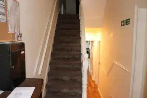 Large Double Room in Well-Maintained HMO - Bills Inclusive