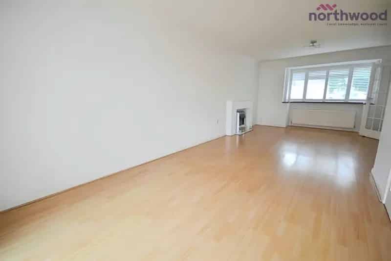 3-Bedroom Family Home Near Schools and Transport