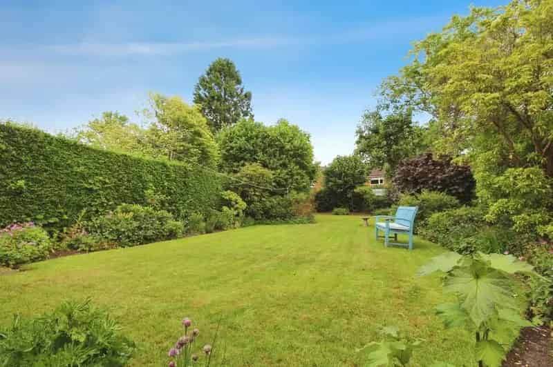 5 Bedroom Semi Detached House Wilmslow SK9