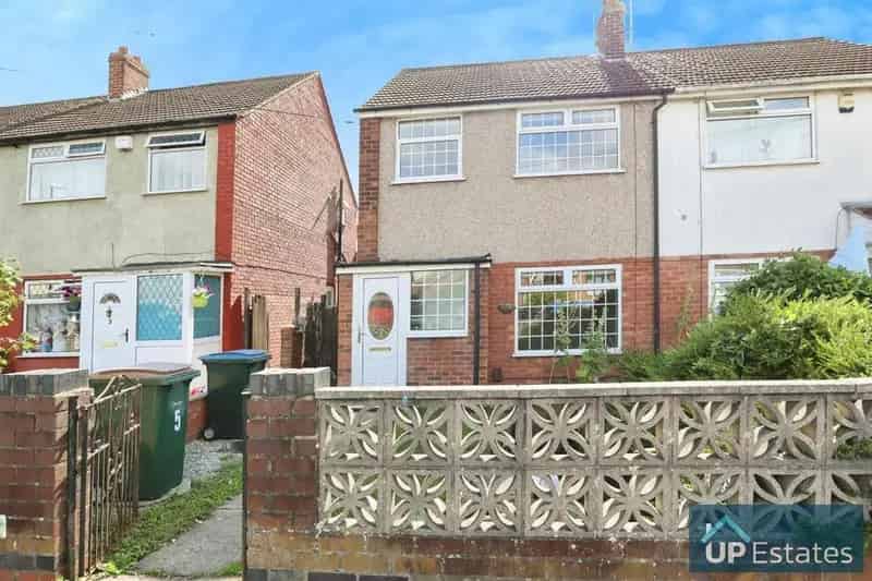 3 Bedroom Semi-Detached House to Rent Potters Green