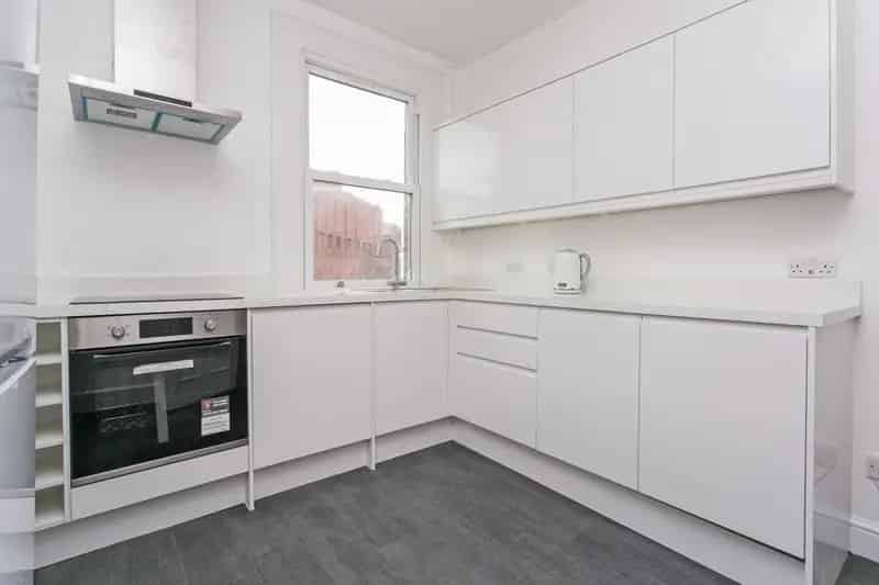 1 Bedroom Flat Windsor Town Centre 2 Parking Permits