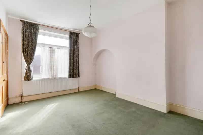 6 Bedroom House London - Ideal Family Home Near Crystal Palace