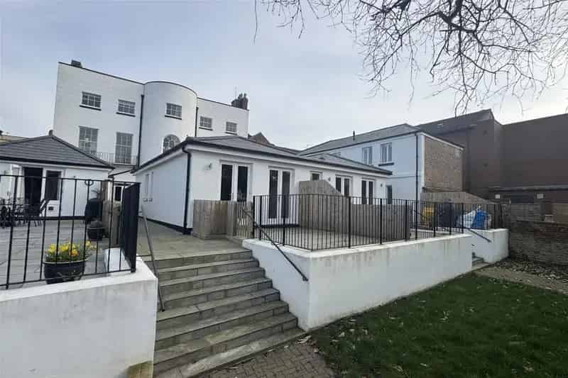 1 Bedroom Property for Sale