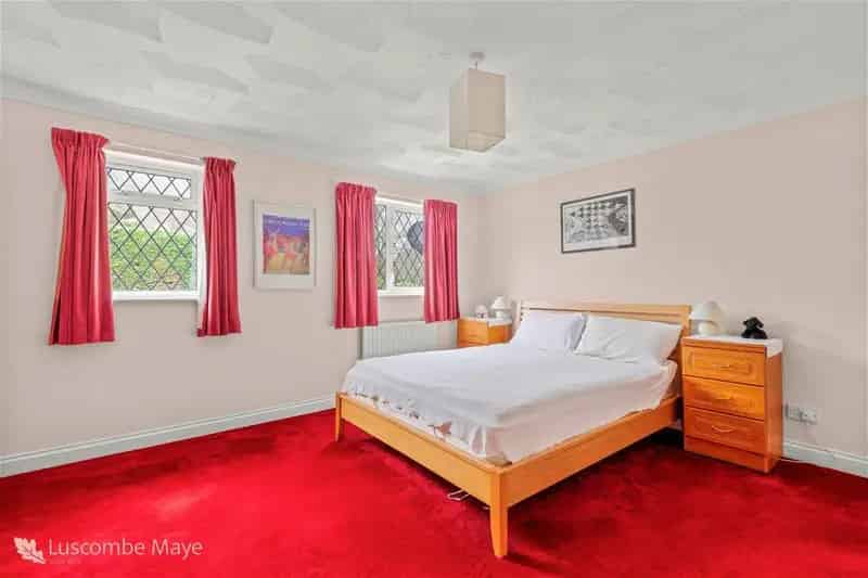 4 Bed Detached House for Sale