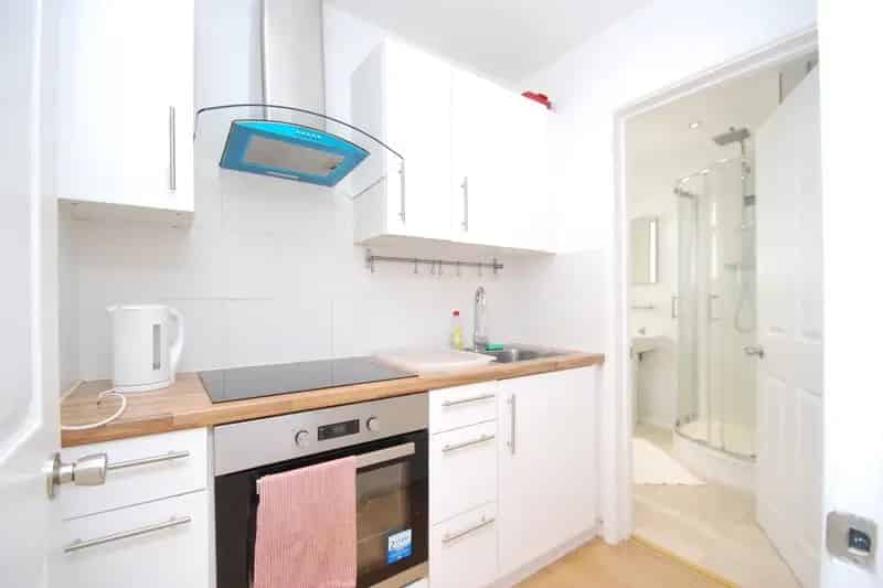 All Bills Included Studio Flat Zero Deposit Available