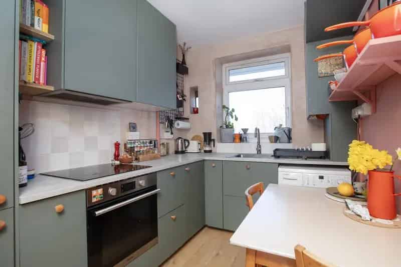 2 Bedroom Flat House to Rent