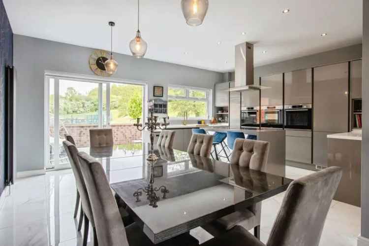 4 Bedroom Detached House for Sale Castleford WF10