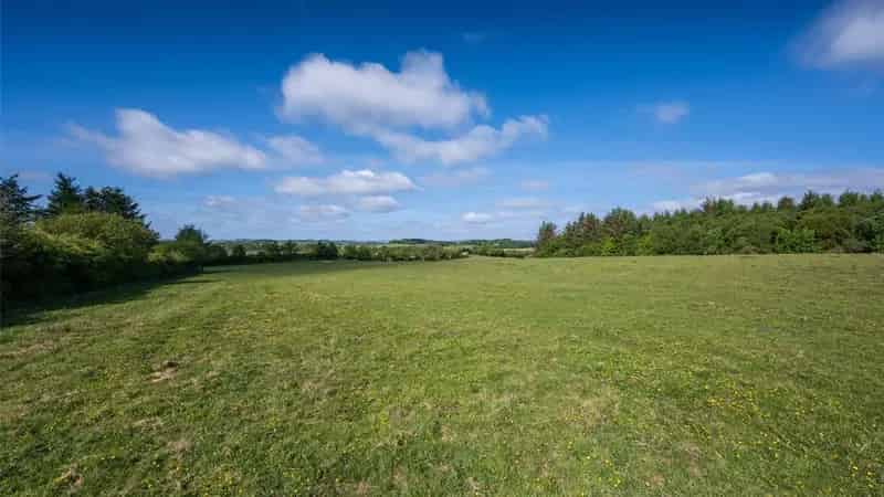 Friarshawmuir Farm: 99.26 Acres Mixed Farming Unit with Farmhouse and Buildings