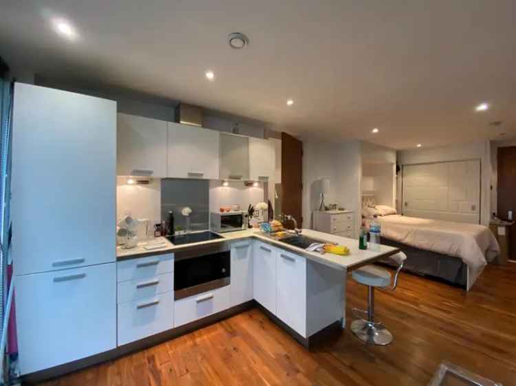 Studio Apartment To Let Deansgate Canal Side