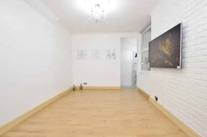 2 Bedroom Victorian Conversion Flat for Sale