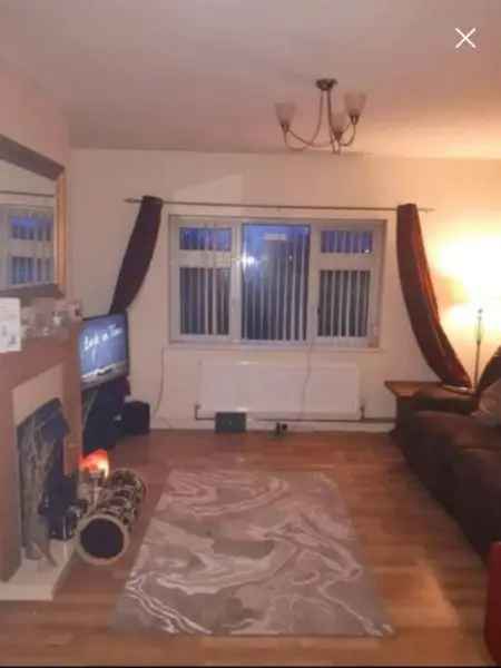 Flat For Rent in Tamworth, England