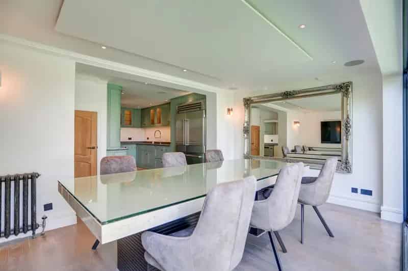 5 Bedroom Detached Coach House Brighton