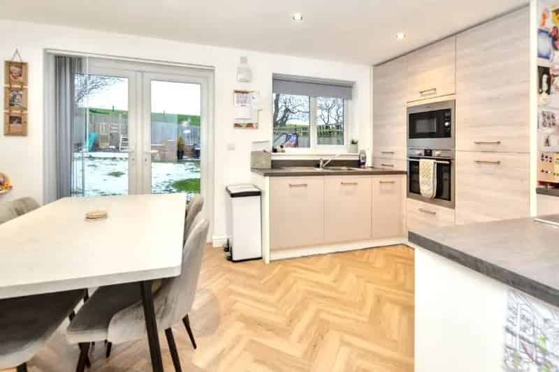 House For Sale , 36, Eton Walk, Wakefield, England