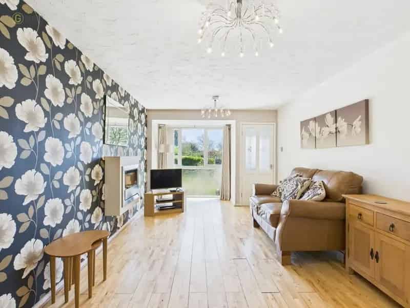 2 Bedroom Ground Floor Maisonette for Sale
