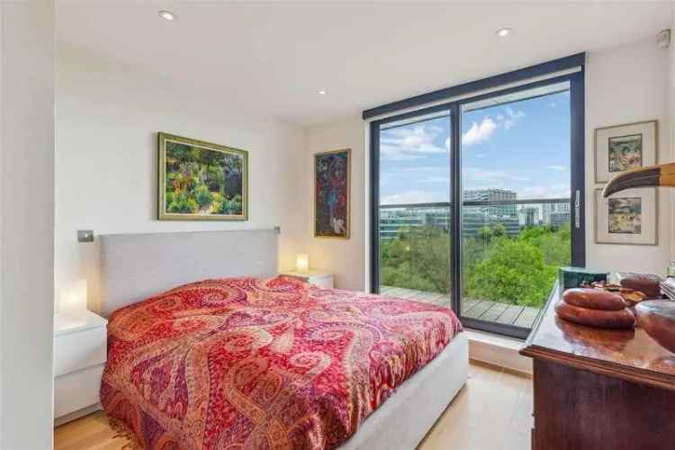2 Bed Penthouse Apartment for Sale in Chiswick